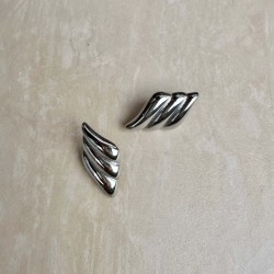 move silver earring